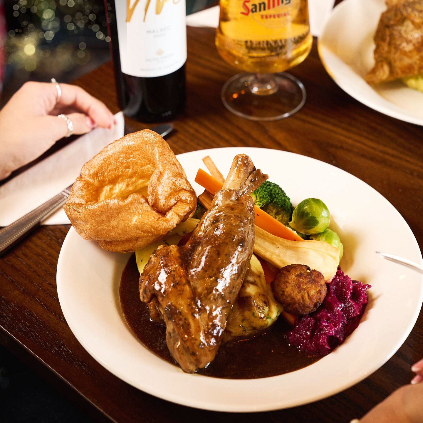 Christmas Day 2025 Lunch, Dinner & Dining at The Black Horse in Cirencester